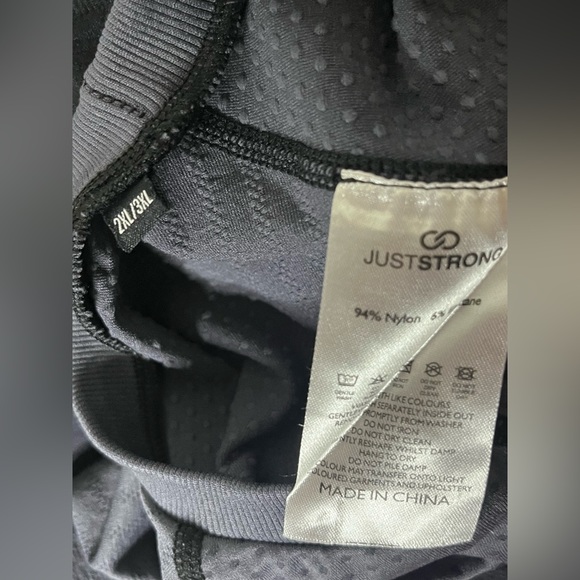 JustStrong crop long sleeve shaping fabric top gray to black size 2X - Picture 7 of 7
